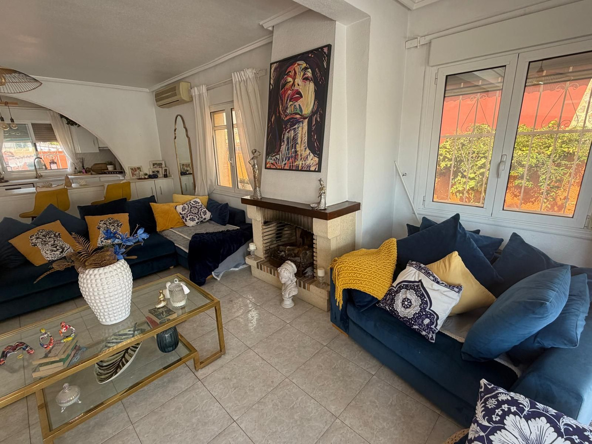 Se vende Villa - Chalet de 4 dormitorios en Costa Blanca, Alicante, España