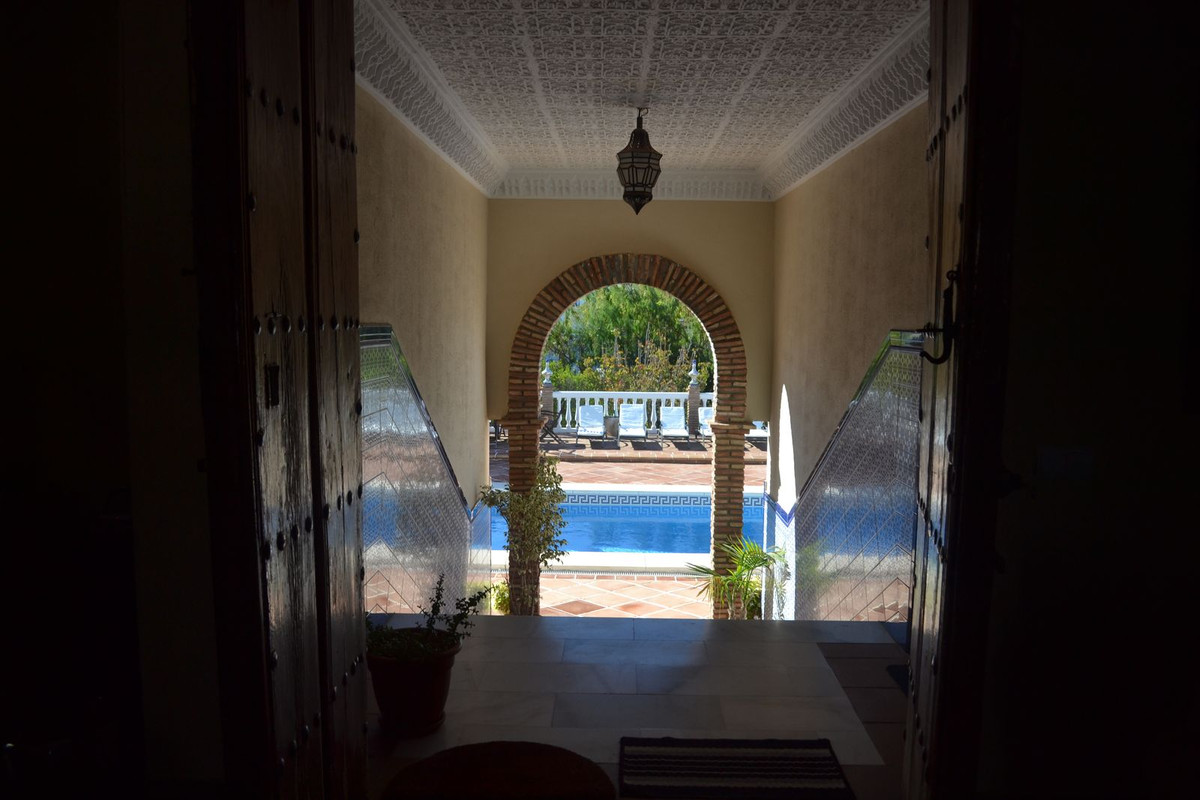 7 Bed Commercial unit for sale in Alhaurín De La Torre Costa Del Sol, Málaga, Spain