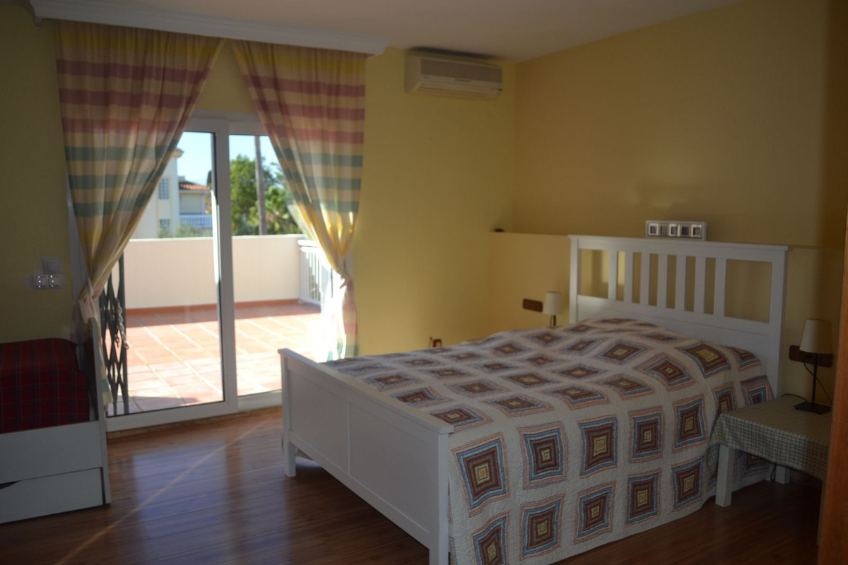 7 Bed Commercial unit for sale in Alhaurín De La Torre Costa Del Sol, Málaga, Spain