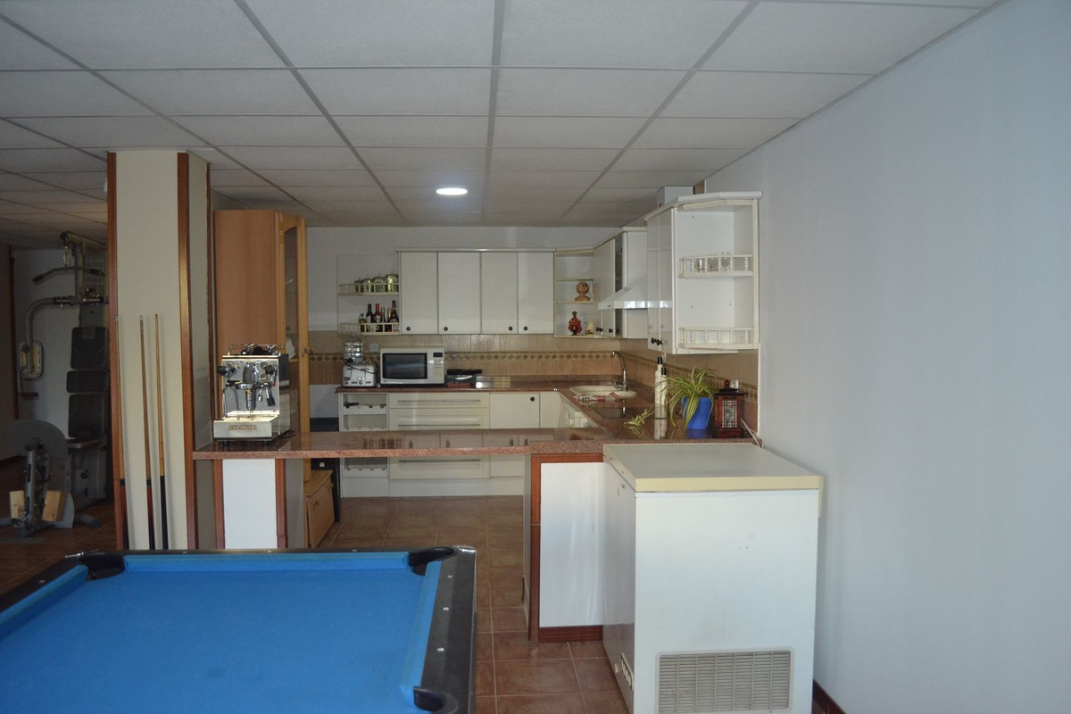 7 Bed Commercial unit for sale in Alhaurín De La Torre Costa Del Sol, Málaga, Spain