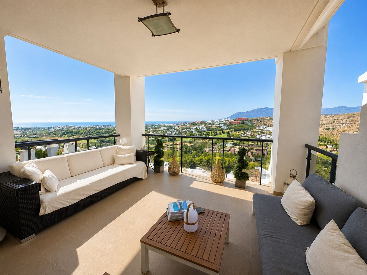 2 Bed Apartment for sale in Los Flamingos Costa Del Sol, Málaga, Spain