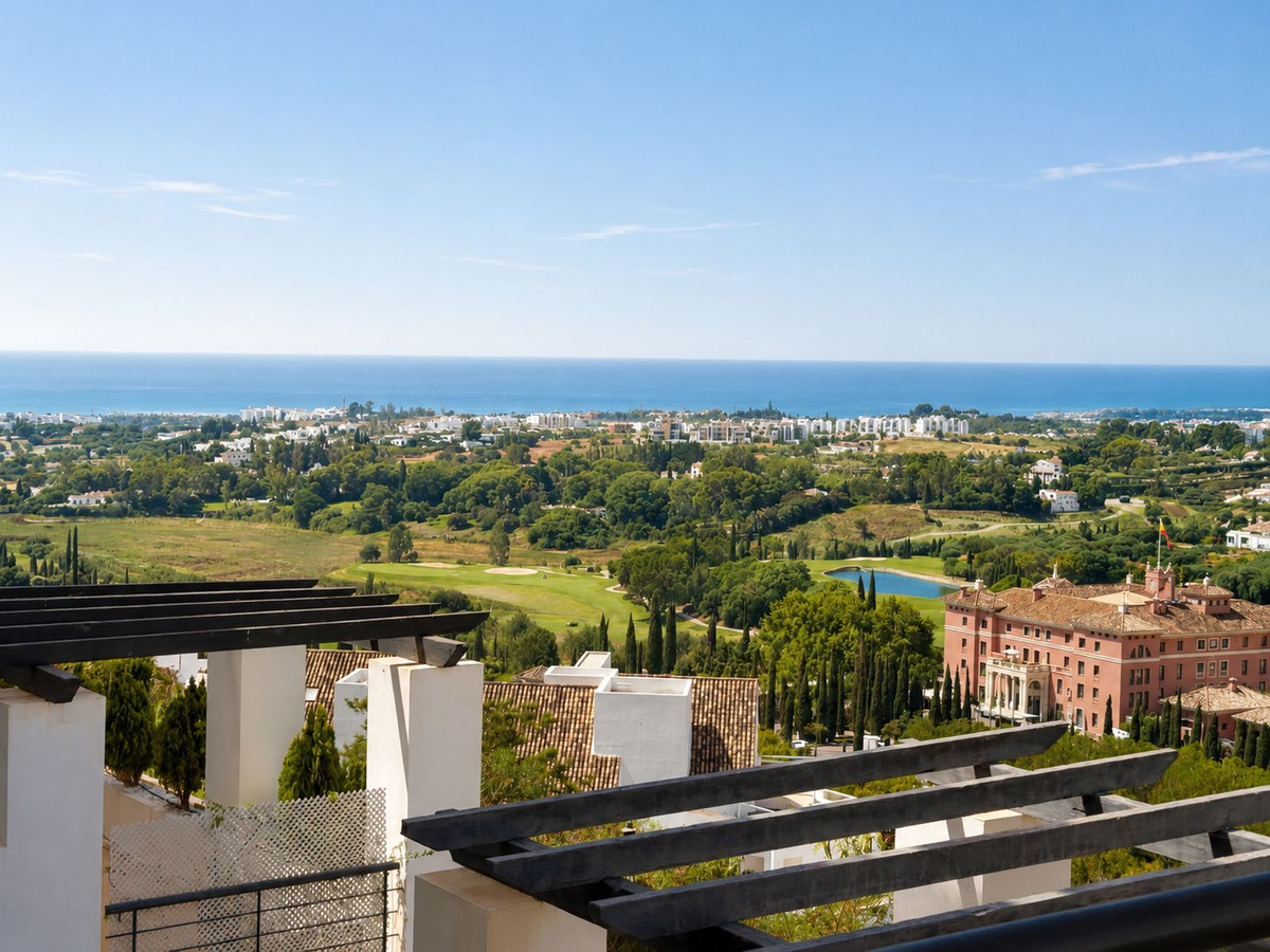 2 Bed Apartment for sale in Los Flamingos Costa Del Sol, Málaga, Spain