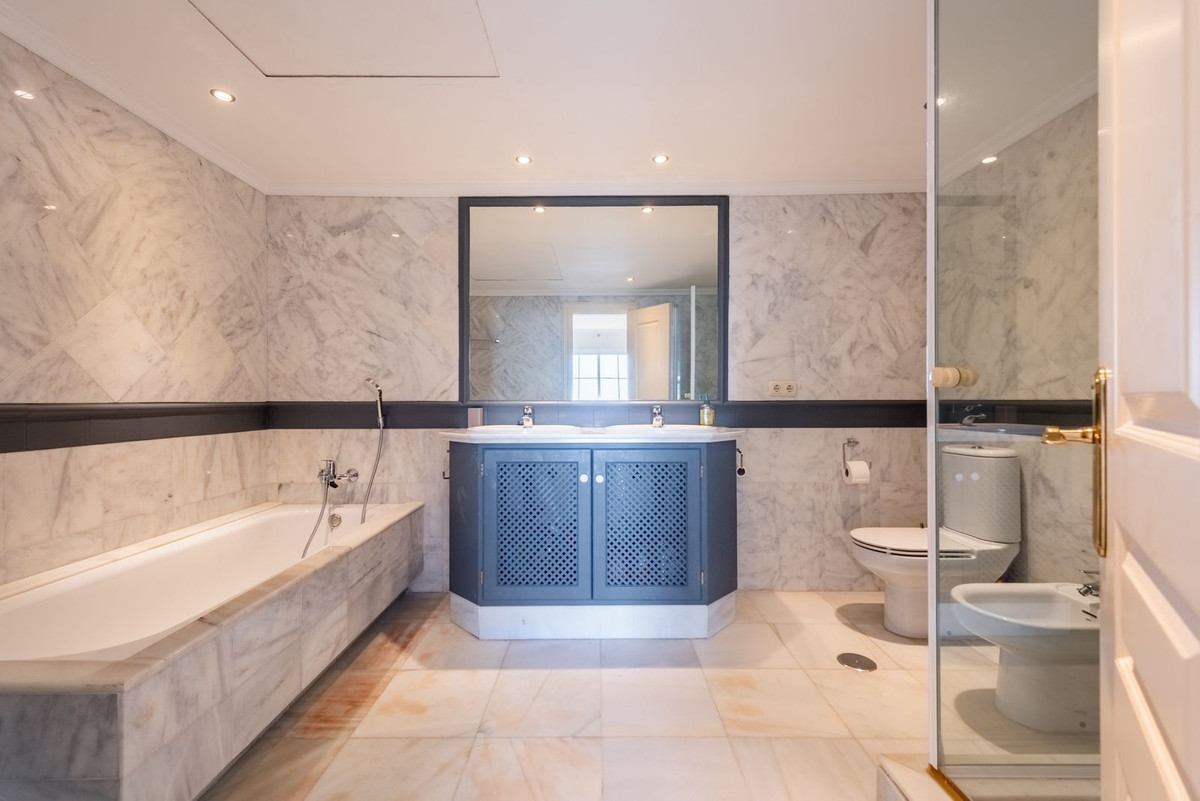 Se vende Apartamento Planta Baja de 2 dormitorios en Costa Del Sol, Málaga, España