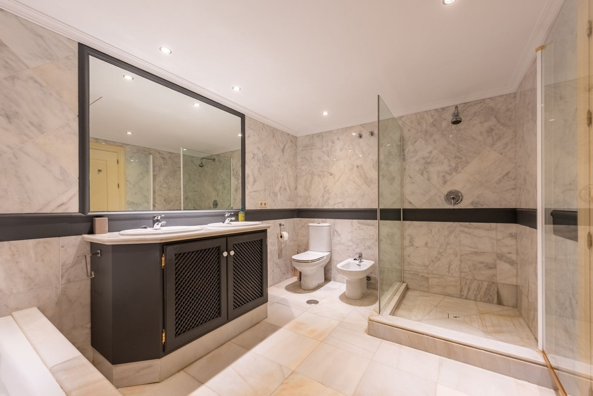 Se vende Apartamento Planta Baja de 2 dormitorios en Costa Del Sol, Málaga, España