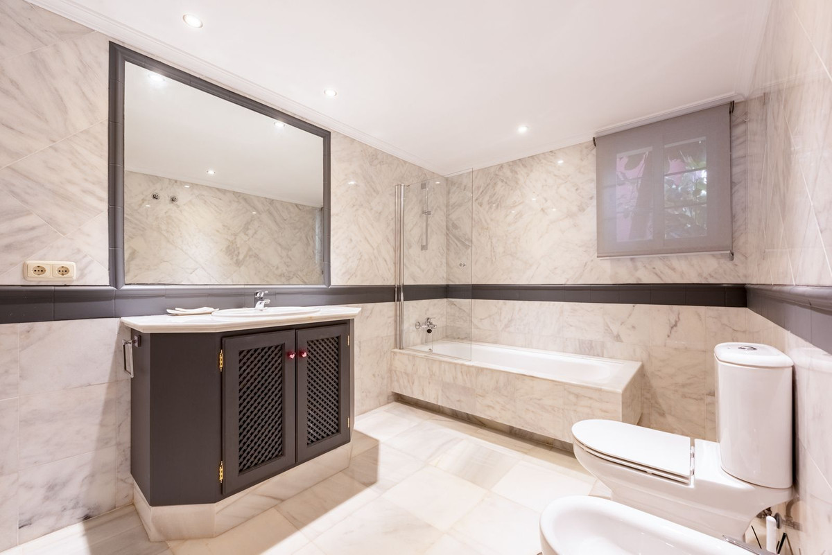Se vende Apartamento Planta Baja de 2 dormitorios en Costa Del Sol, Málaga, España