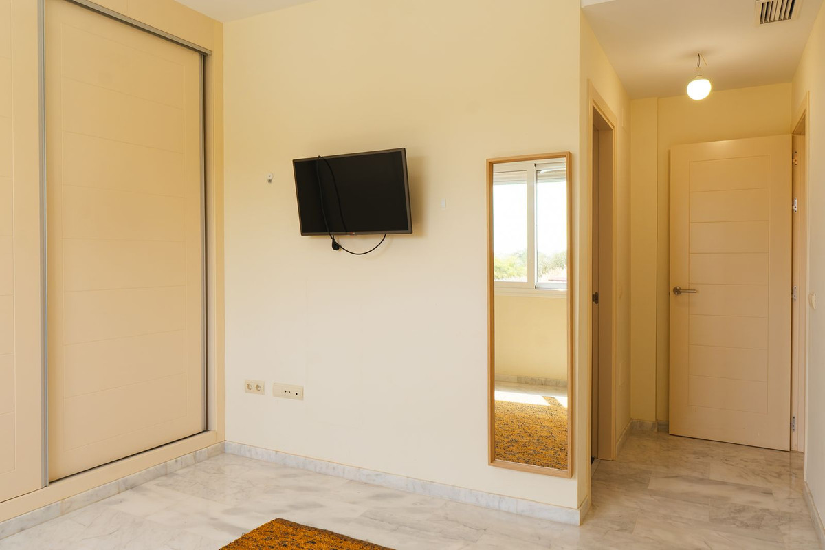 2 Bed Apartment for sale in Estepona Costa Del Sol, Málaga, Spain