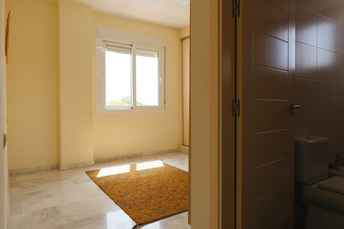 2 Bed Apartment for sale in Estepona Costa Del Sol, Málaga, Spain