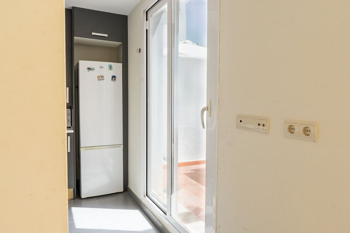 2 Bed Apartment for sale in Estepona Costa Del Sol, Málaga, Spain