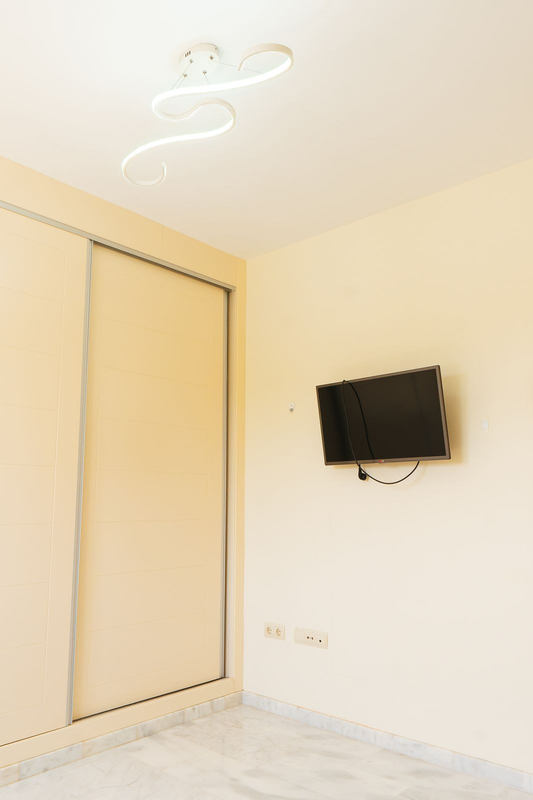 2 Bed Apartment for sale in Estepona Costa Del Sol, Málaga, Spain