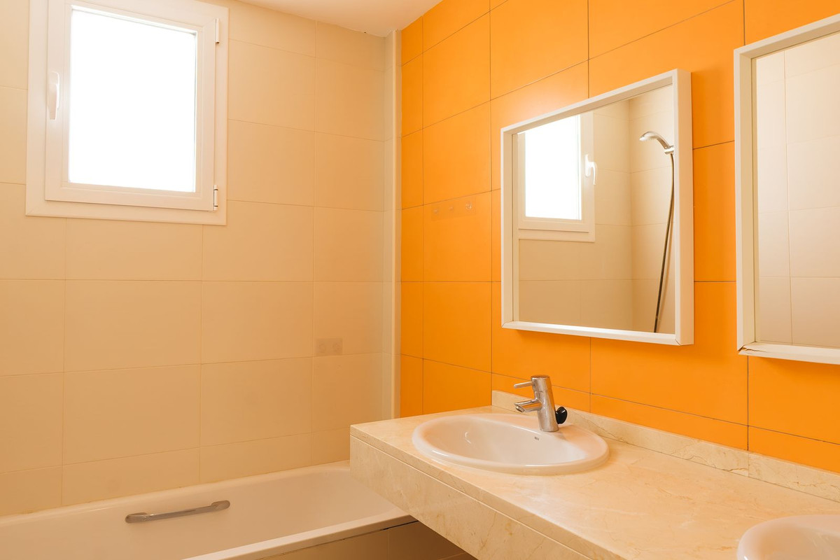 2 Bed Apartment for sale in Estepona Costa Del Sol, Málaga, Spain