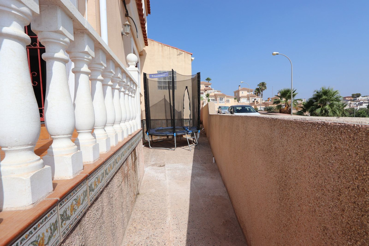 2 Bed Townhouse for sale in Villamartin Costa Blanca, Alicante, Spain