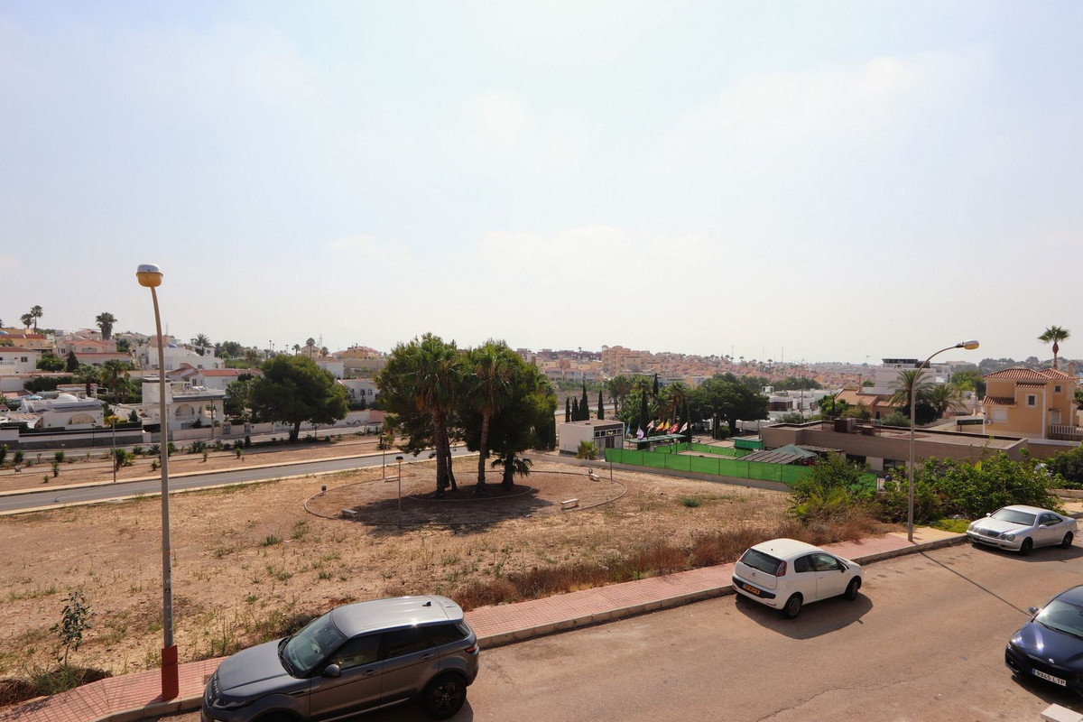 2 Bed Townhouse for sale in Villamartin Costa Blanca, Alicante, Spain