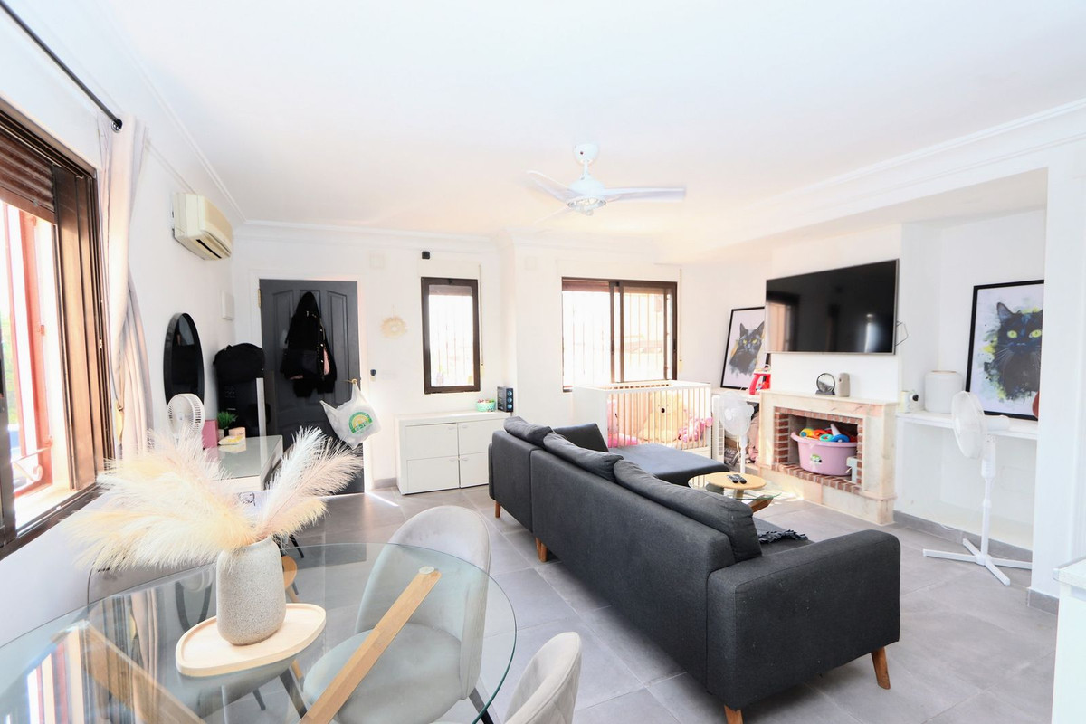 2 Bed Townhouse for sale in Villamartin Costa Blanca, Alicante, Spain