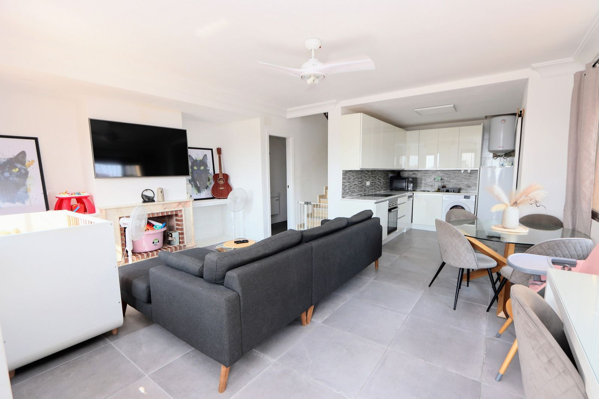 2 Bed Townhouse for sale in Villamartin Costa Blanca, Alicante, Spain