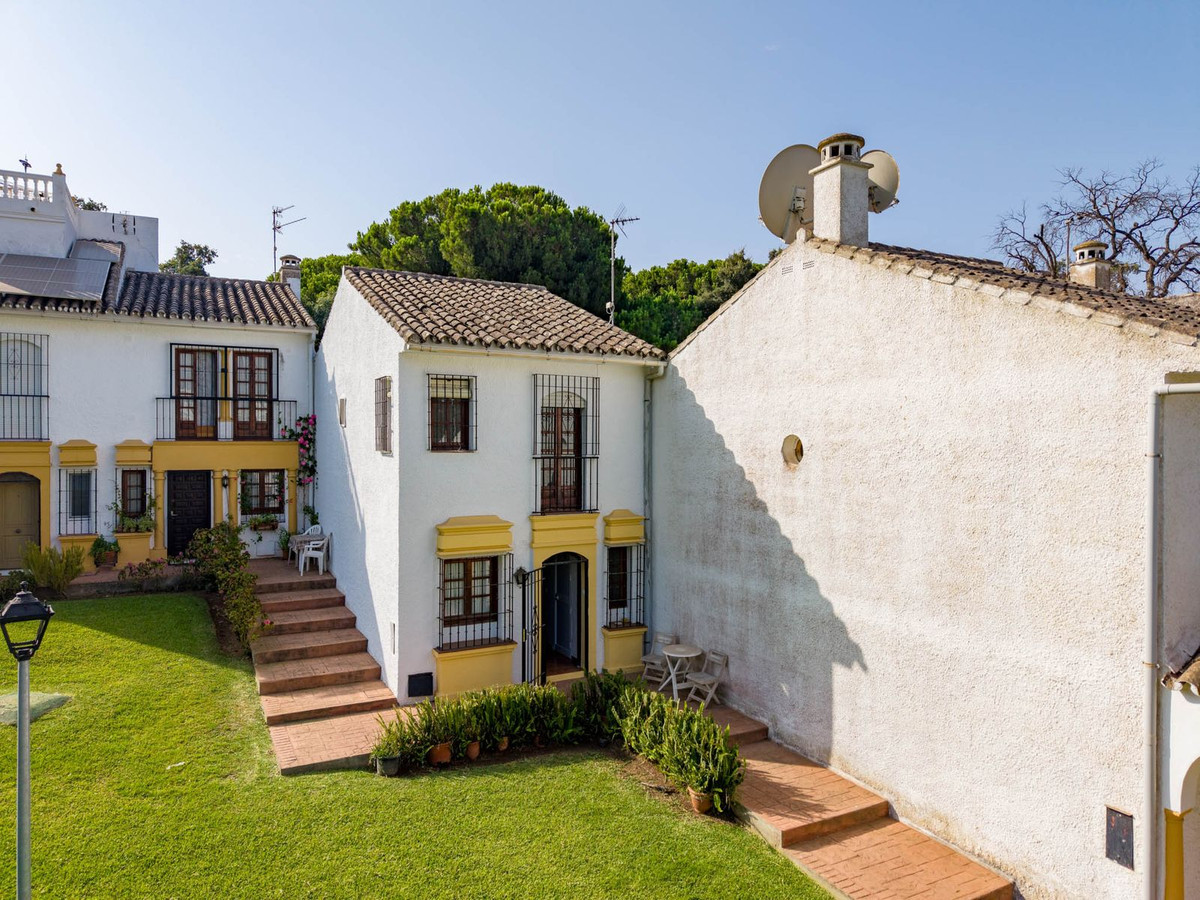 2 Bed Townhouse for sale in Elviria Costa Del Sol, Málaga, Spain