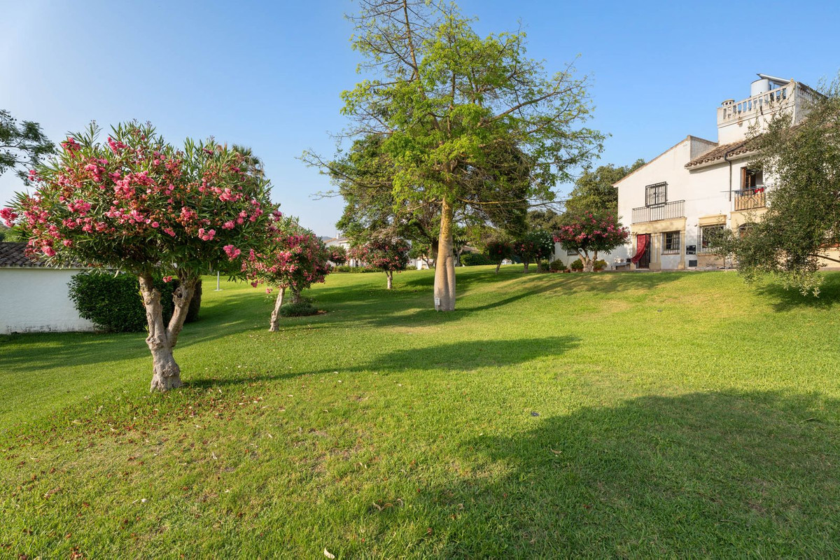 2 Bed Townhouse for sale in Elviria Costa Del Sol, Málaga, Spain