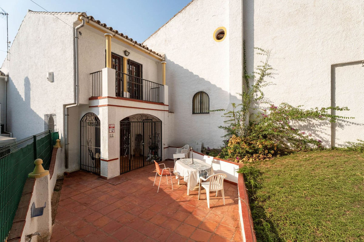 2 Bed Townhouse for sale in Elviria Costa Del Sol, Málaga, Spain