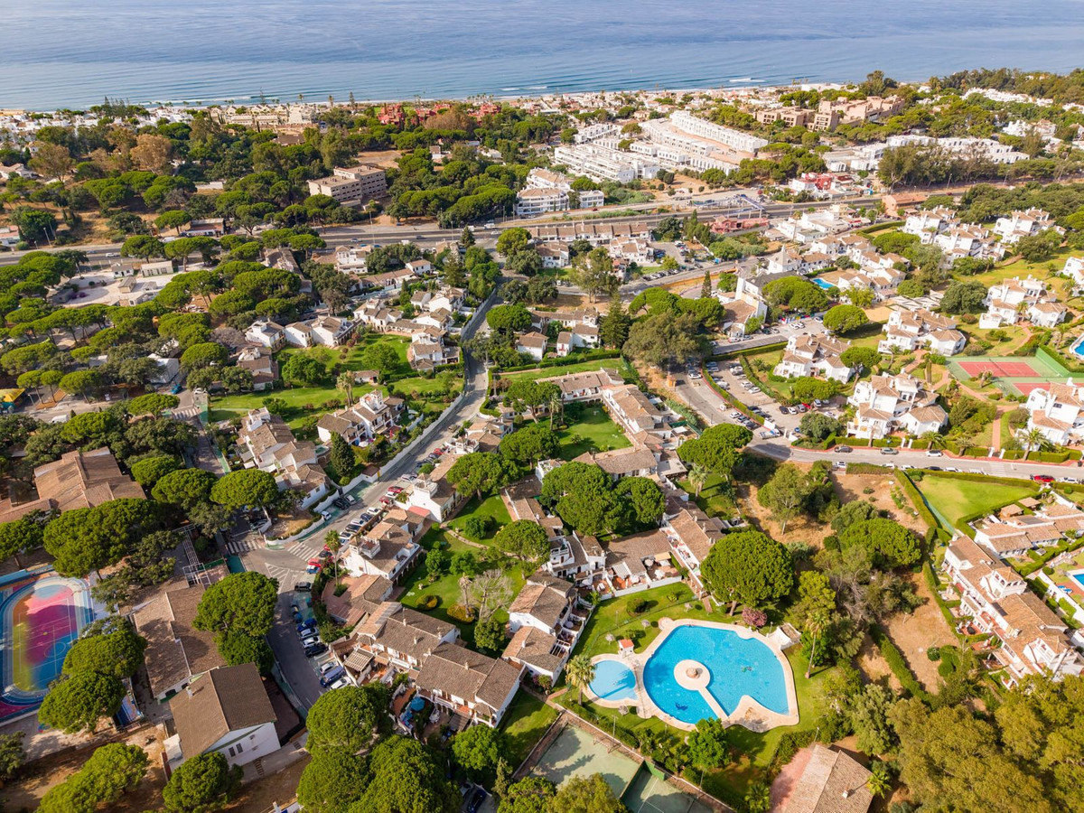 2 Bed Townhouse for sale in Elviria Costa Del Sol, Málaga, Spain