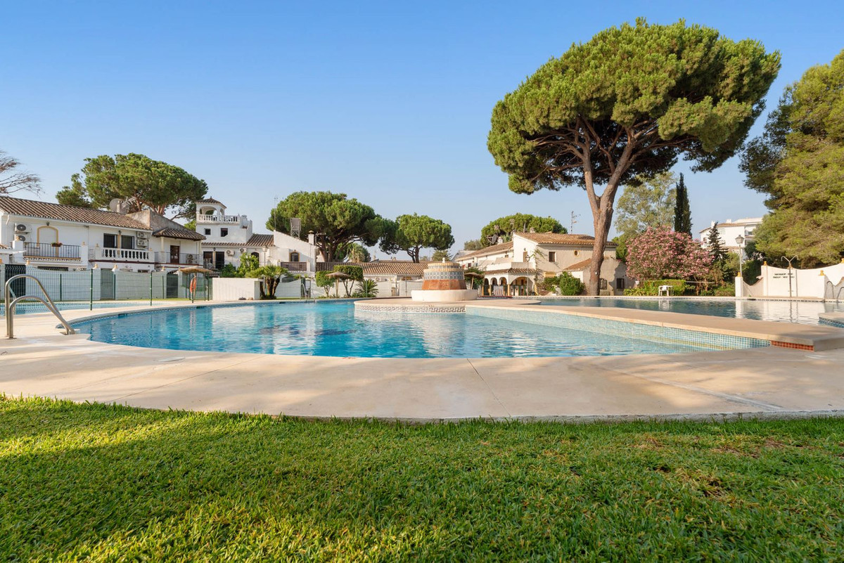 2 Bed Townhouse for sale in Elviria Costa Del Sol, Málaga, Spain