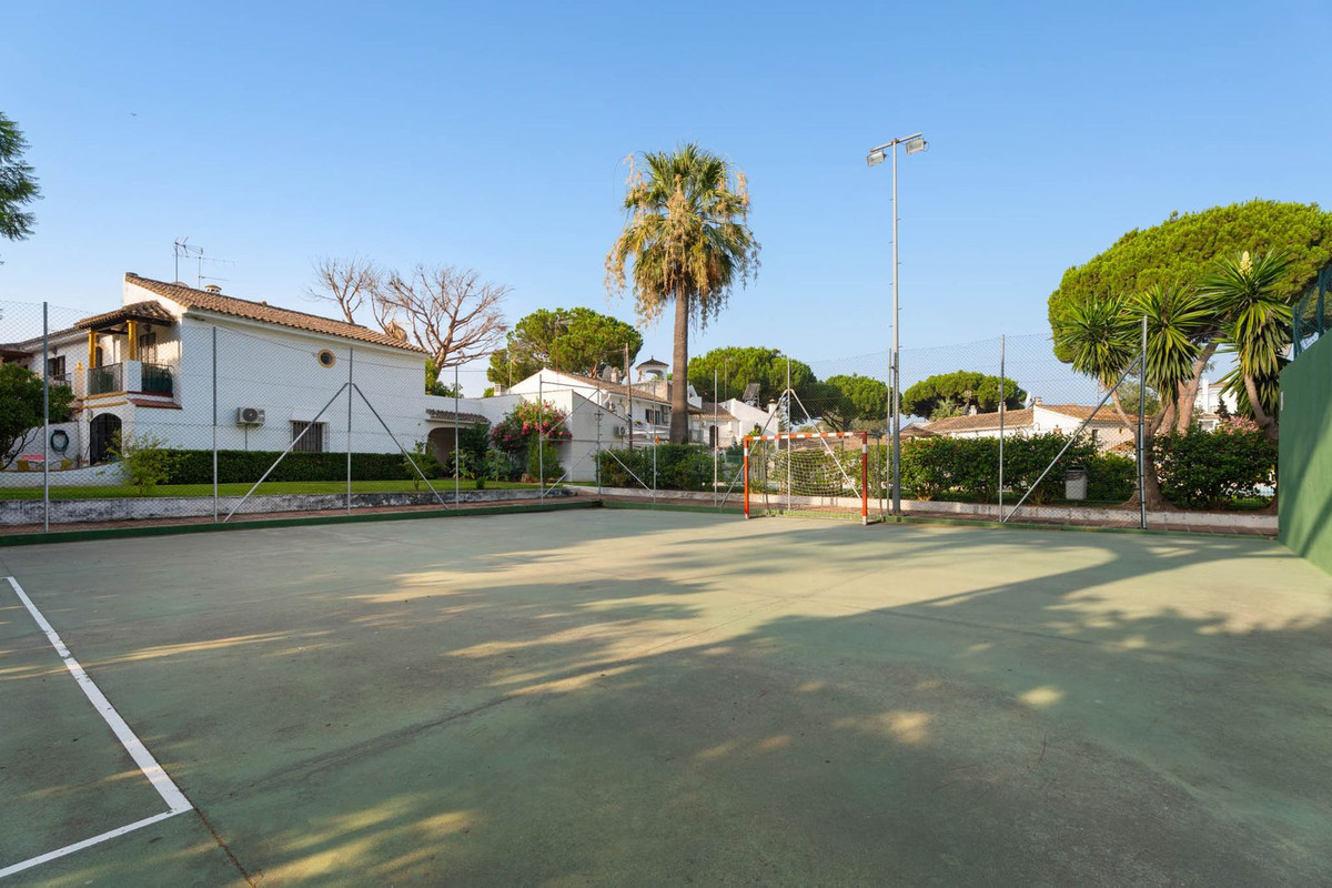 2 Bed Townhouse for sale in Elviria Costa Del Sol, Málaga, Spain