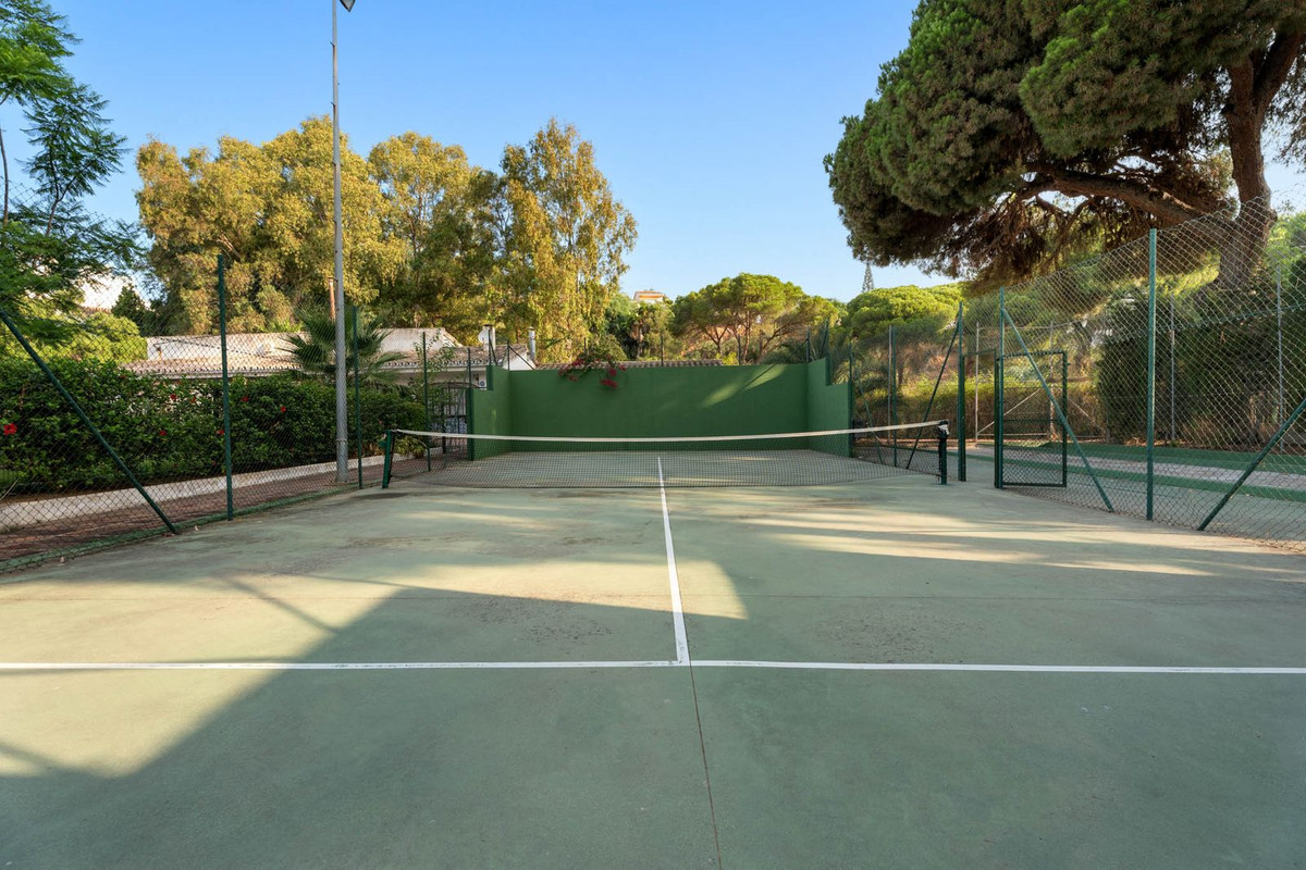 2 Bed Townhouse for sale in Elviria Costa Del Sol, Málaga, Spain