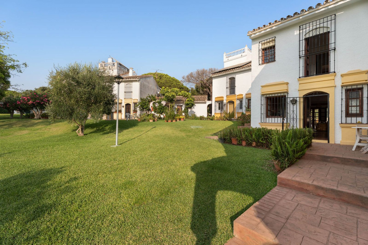 2 Bed Townhouse for sale in Elviria Costa Del Sol, Málaga, Spain