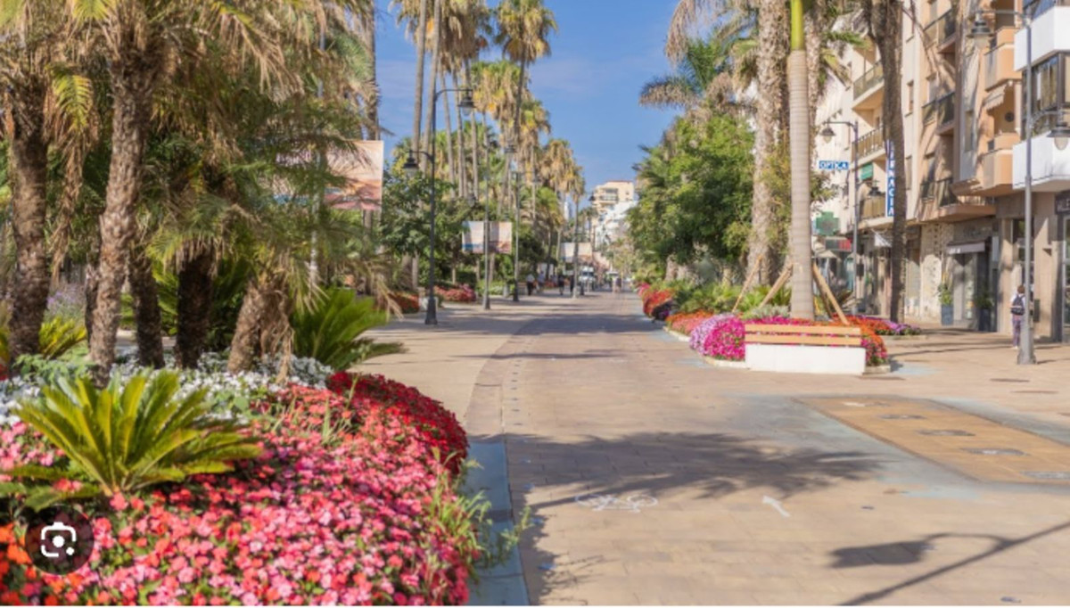 3 Bed Apartment for sale in Estepona Costa Del Sol, Málaga, Spain