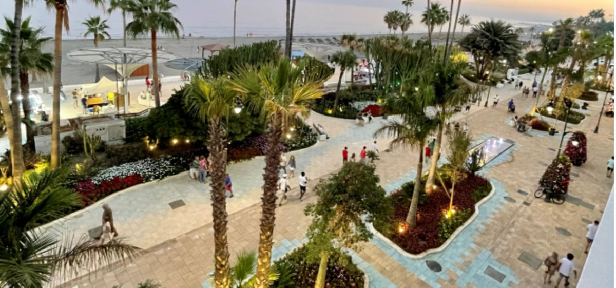 3 Bed Apartment for sale in Estepona Costa Del Sol, Málaga, Spain