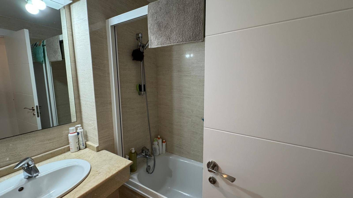 Se vende Apartamento Planta Baja de 2 dormitorios en Costa Del Sol, Málaga, España