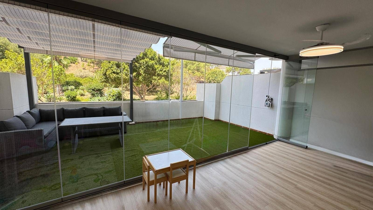 Se vende Apartamento Planta Baja de 2 dormitorios en Costa Del Sol, Málaga, España