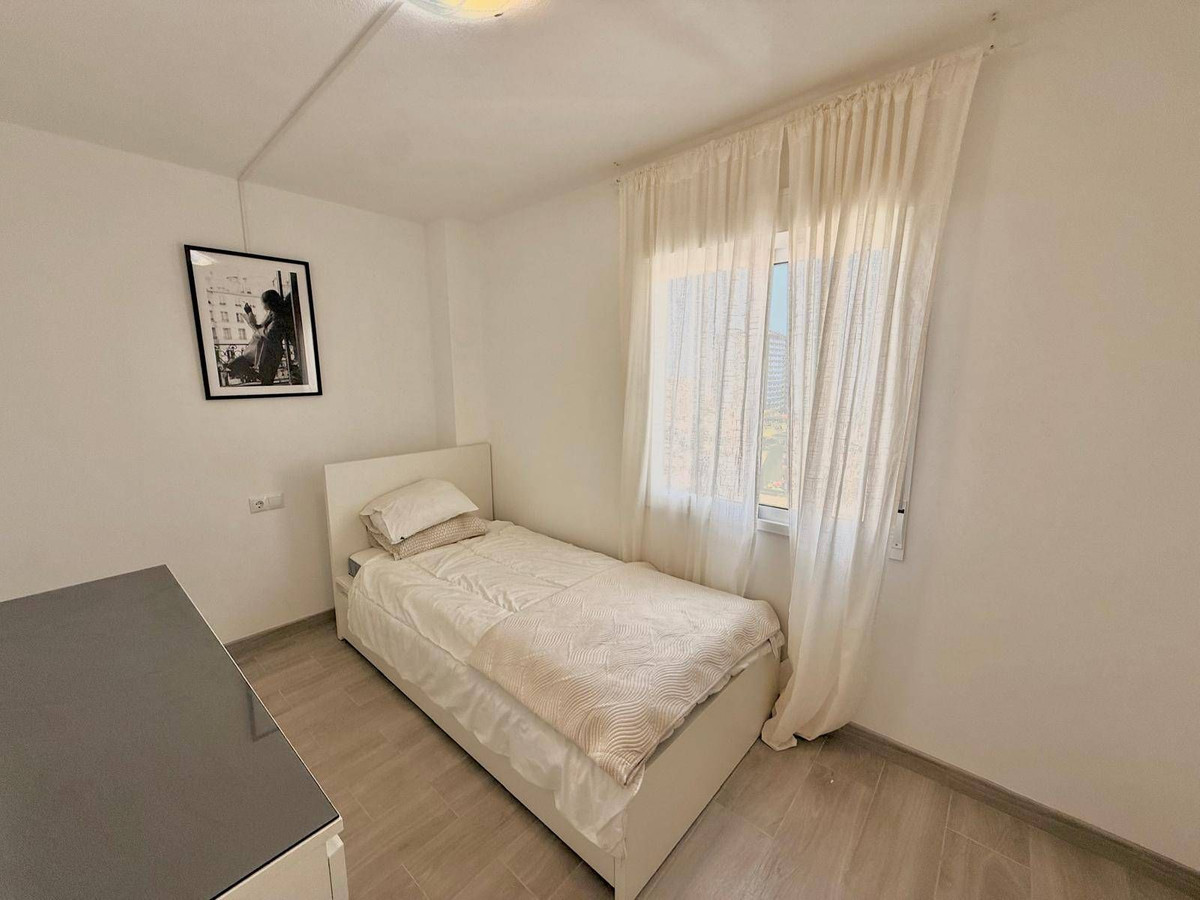 Se vende Apartamento Planta Media de 3 dormitorios en Costa Del Sol, Málaga, España