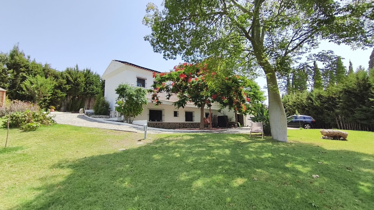 4 Bed Townhouse for sale in Alhaurín De La Torre Costa Del Sol, Málaga, Spain