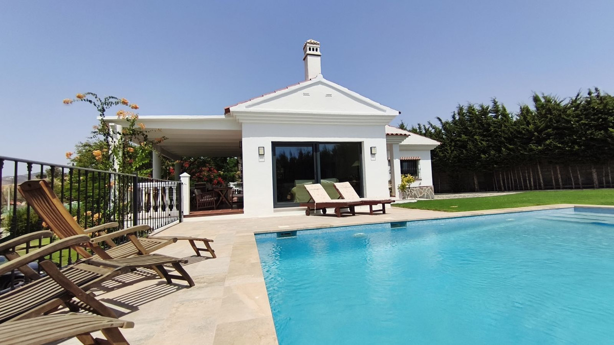 4 Bed Townhouse for sale in Alhaurín De La Torre Costa Del Sol, Málaga, Spain