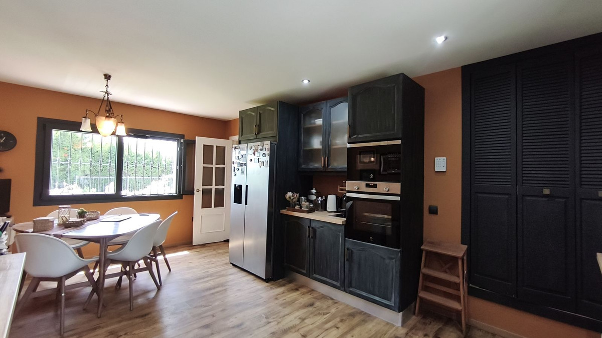 4 Bed Townhouse for sale in Alhaurín De La Torre Costa Del Sol, Málaga, Spain