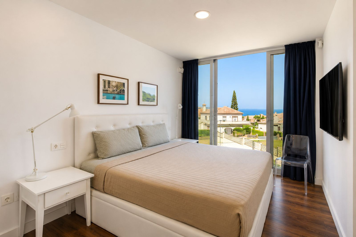 3 Bed Townhouse for sale in Estepona Costa Del Sol, Málaga, Spain