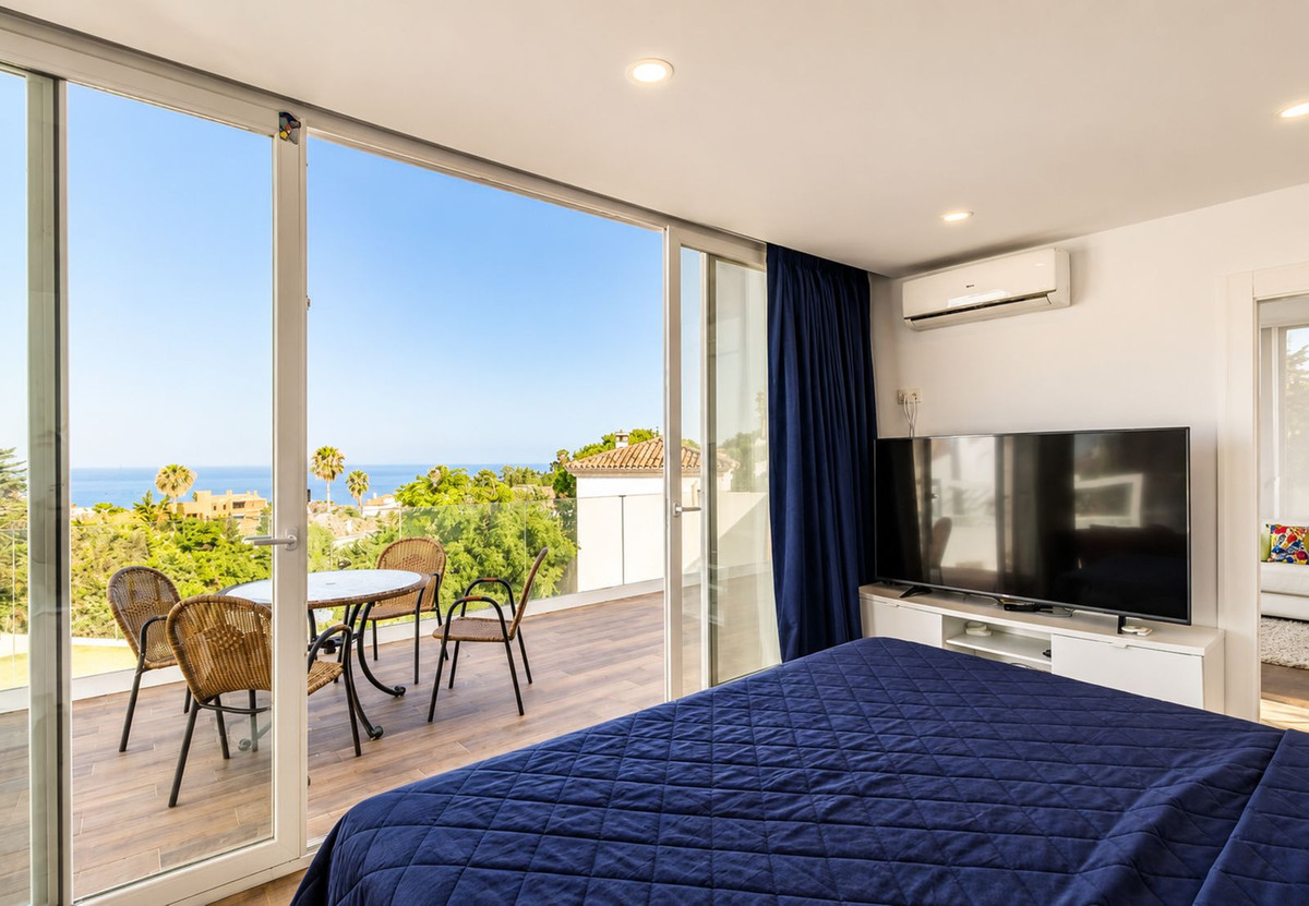 3 Bed Townhouse for sale in Estepona Costa Del Sol, Málaga, Spain