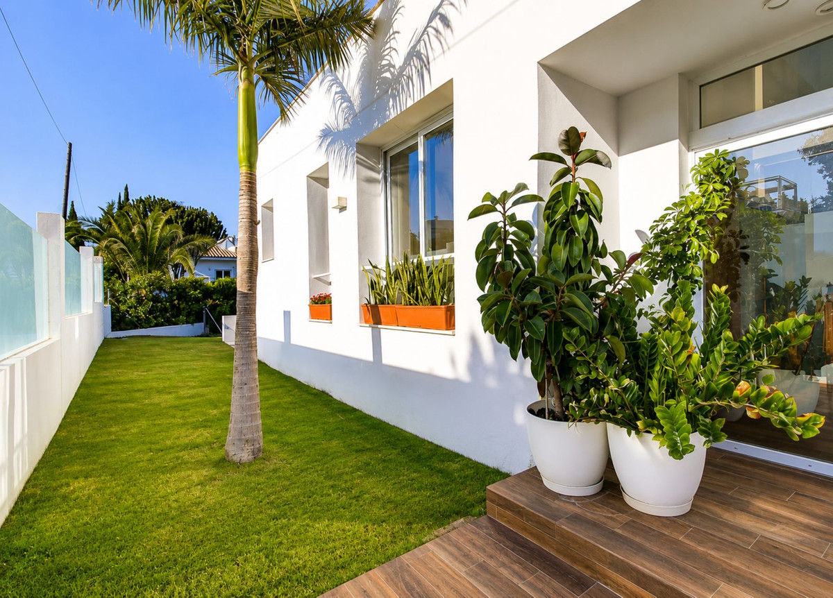 3 Bed Townhouse for sale in Estepona Costa Del Sol, Málaga, Spain