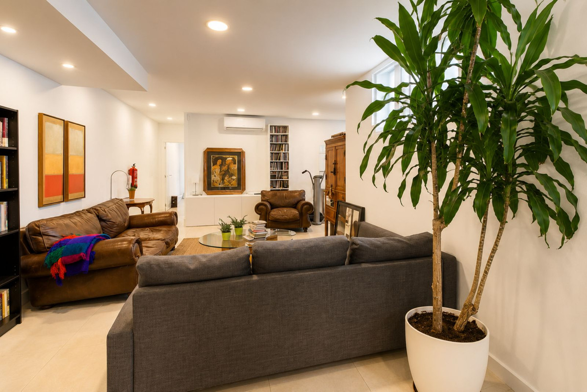 3 Bed Townhouse for sale in Estepona Costa Del Sol, Málaga, Spain