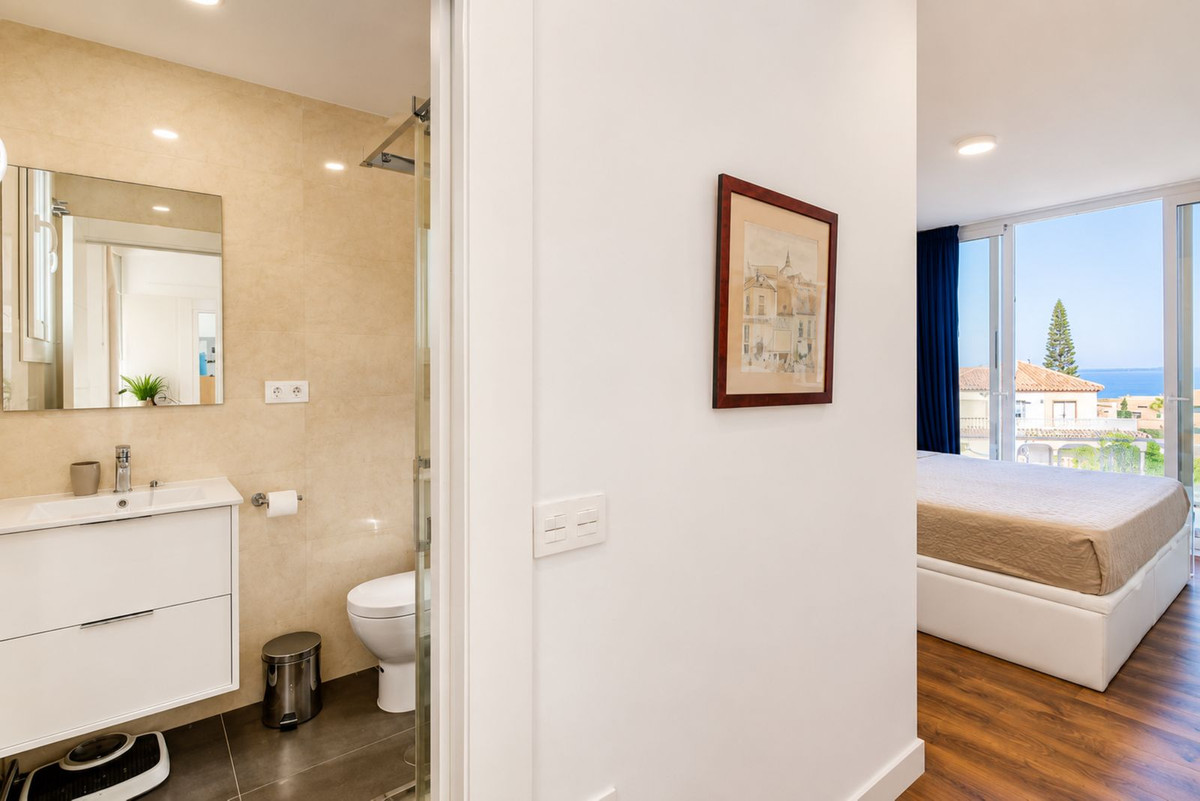 3 Bed Townhouse for sale in Estepona Costa Del Sol, Málaga, Spain