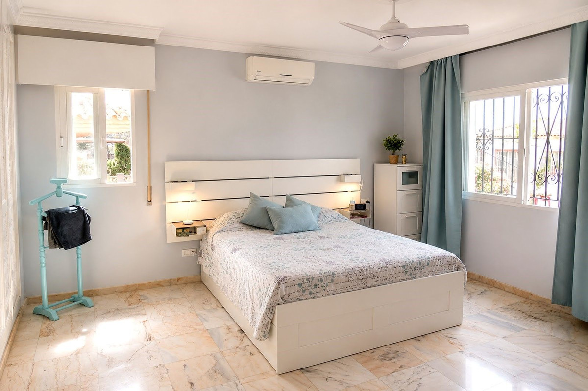 5 Bed Townhouse for sale in Marbella Costa Del Sol, Málaga, Spain