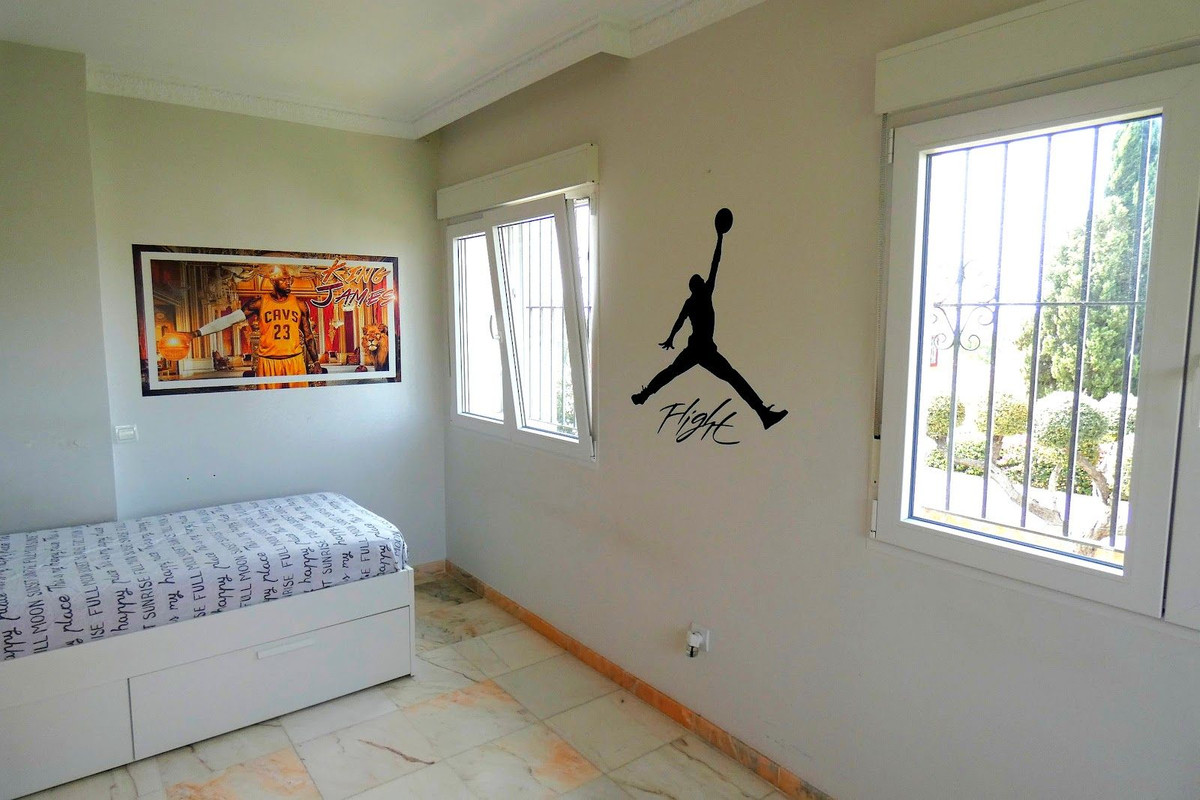 5 Bed Townhouse for sale in Marbella Costa Del Sol, Málaga, Spain