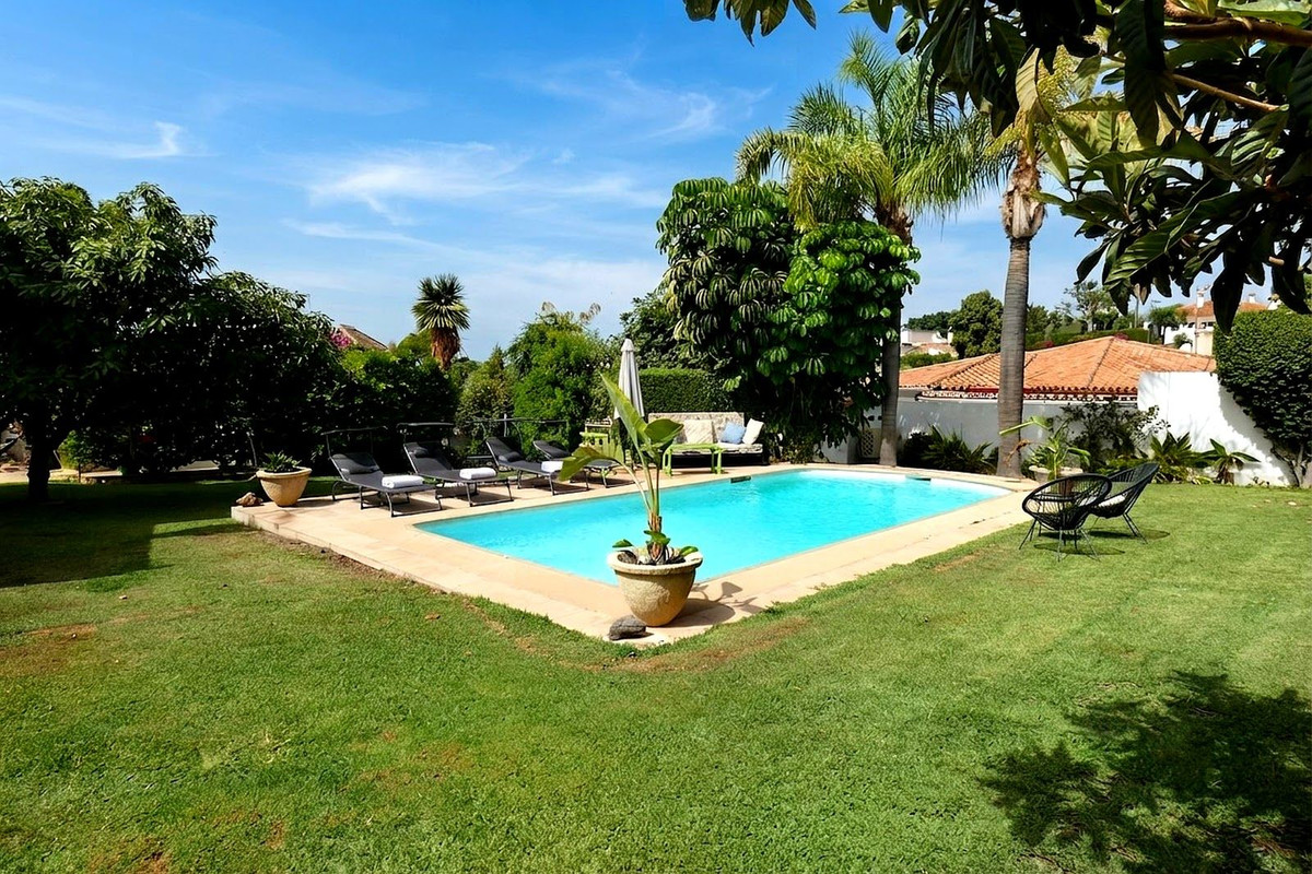 5 Bed Townhouse for sale in Marbella Costa Del Sol, Málaga, Spain