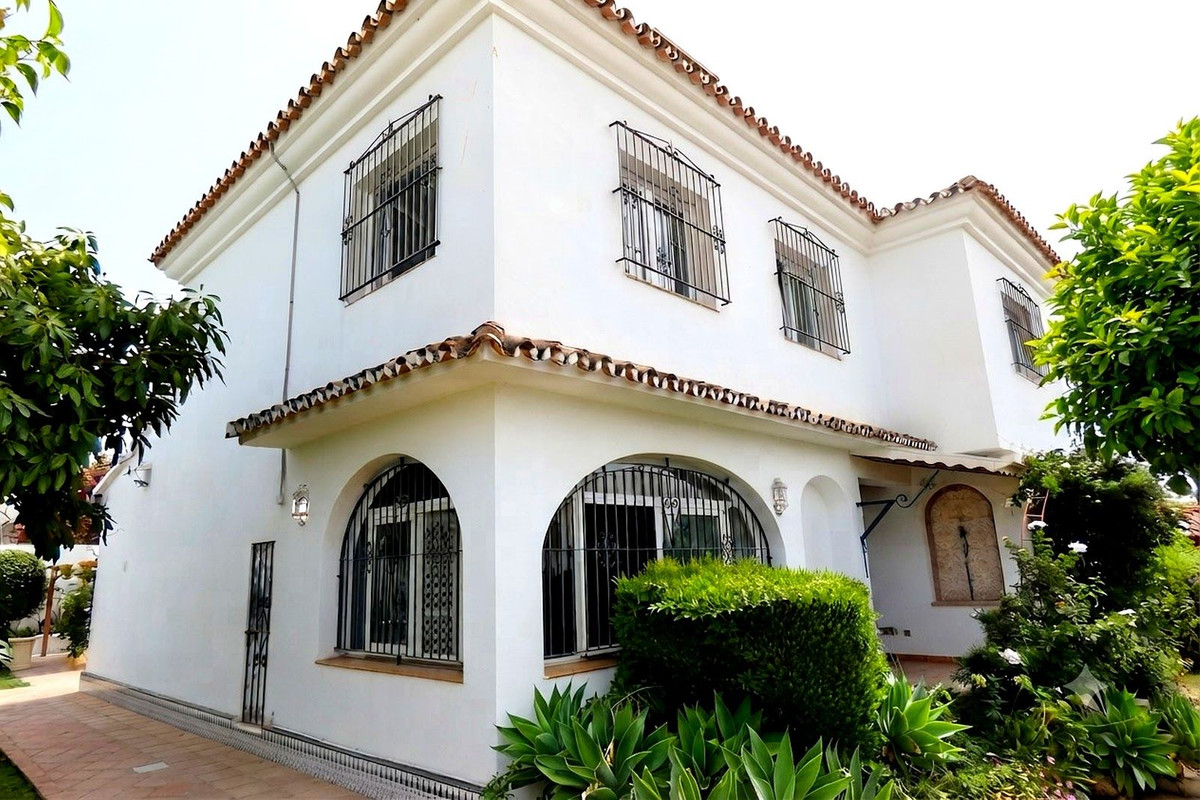 5 Bed Townhouse for sale in Marbella Costa Del Sol, Málaga, Spain