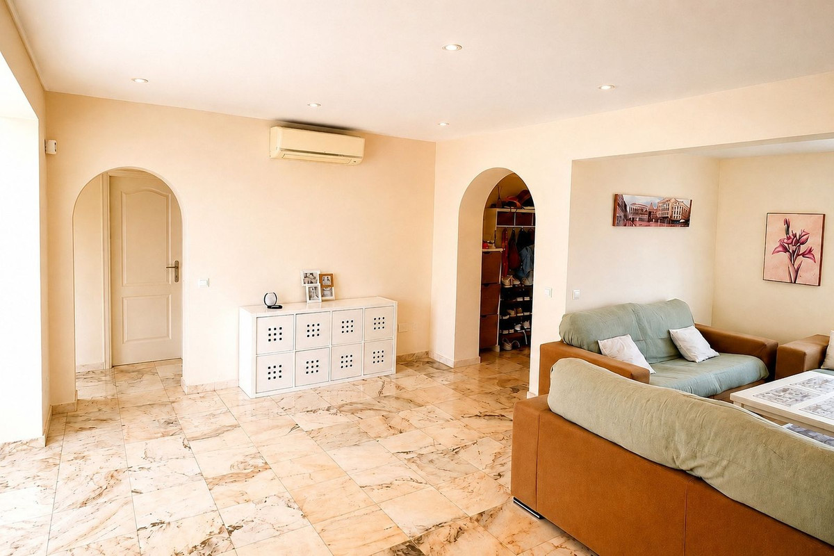 5 Bed Townhouse for sale in Marbella Costa Del Sol, Málaga, Spain