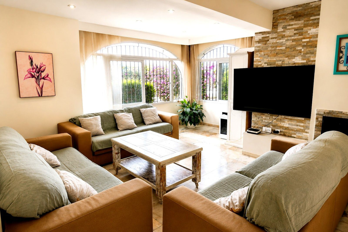 5 Bed Townhouse for sale in Marbella Costa Del Sol, Málaga, Spain