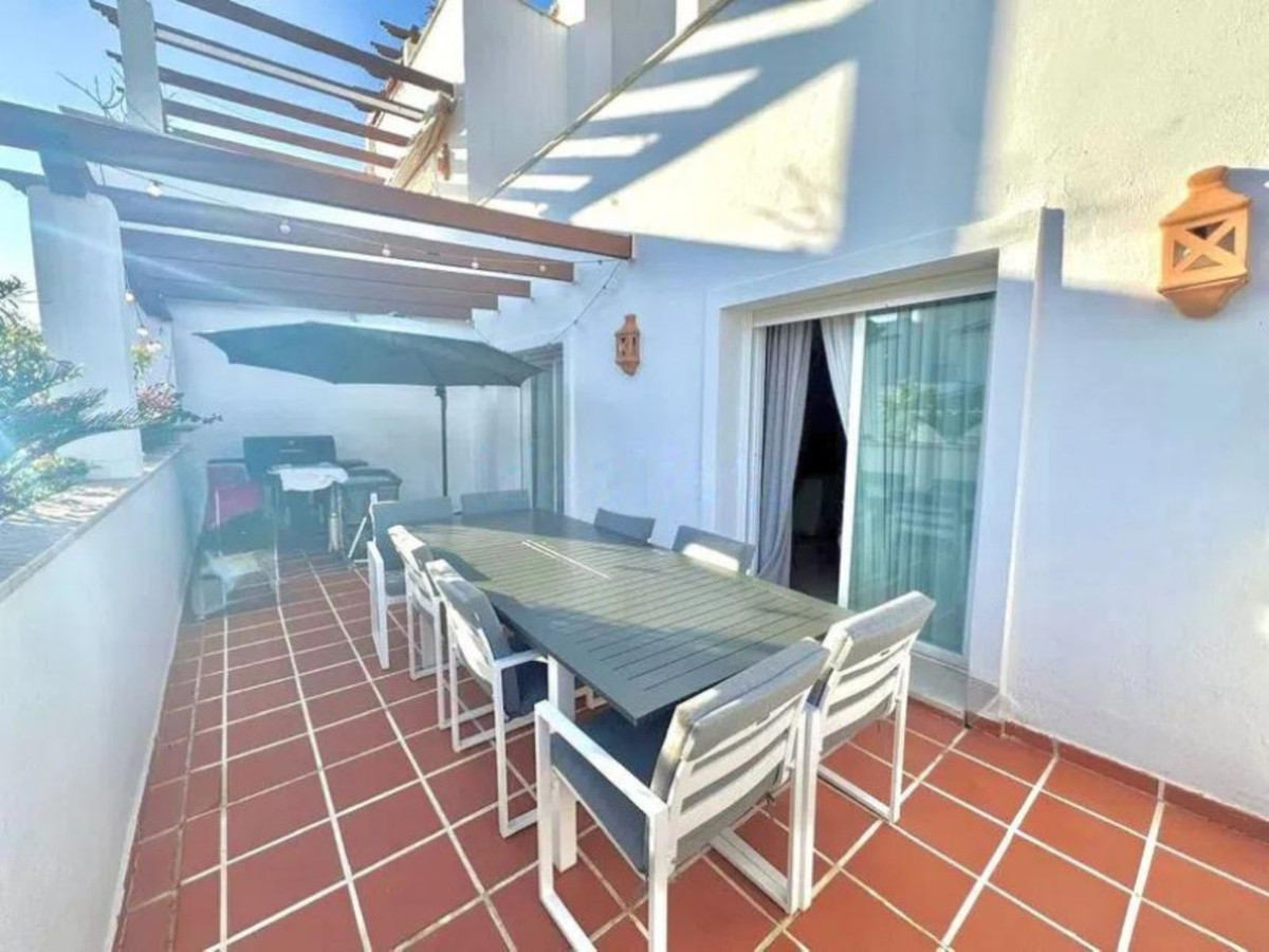 3 Bed Apartment for sale in Nueva Andalucía Costa Del Sol, Málaga, Spain