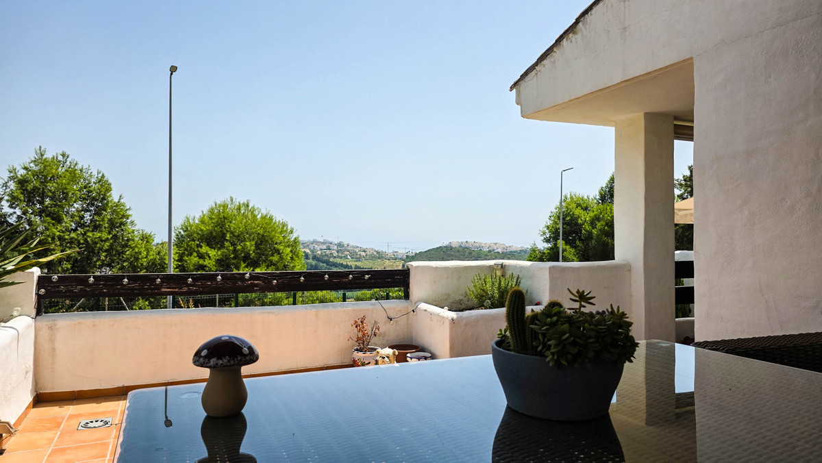 3 Bed Apartment for sale in Doña Julia Costa Del Sol, Málaga, Spain