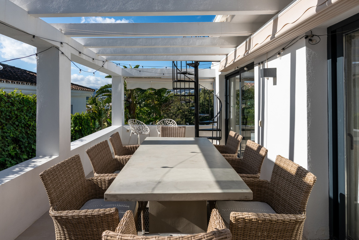 4 Bed Townhouse for sale in Nueva Andalucía Costa Del Sol, Málaga, Spain