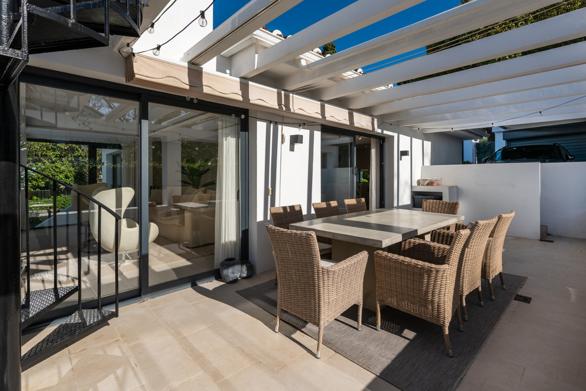 4 Bed Townhouse for sale in Nueva Andalucía Costa Del Sol, Málaga, Spain