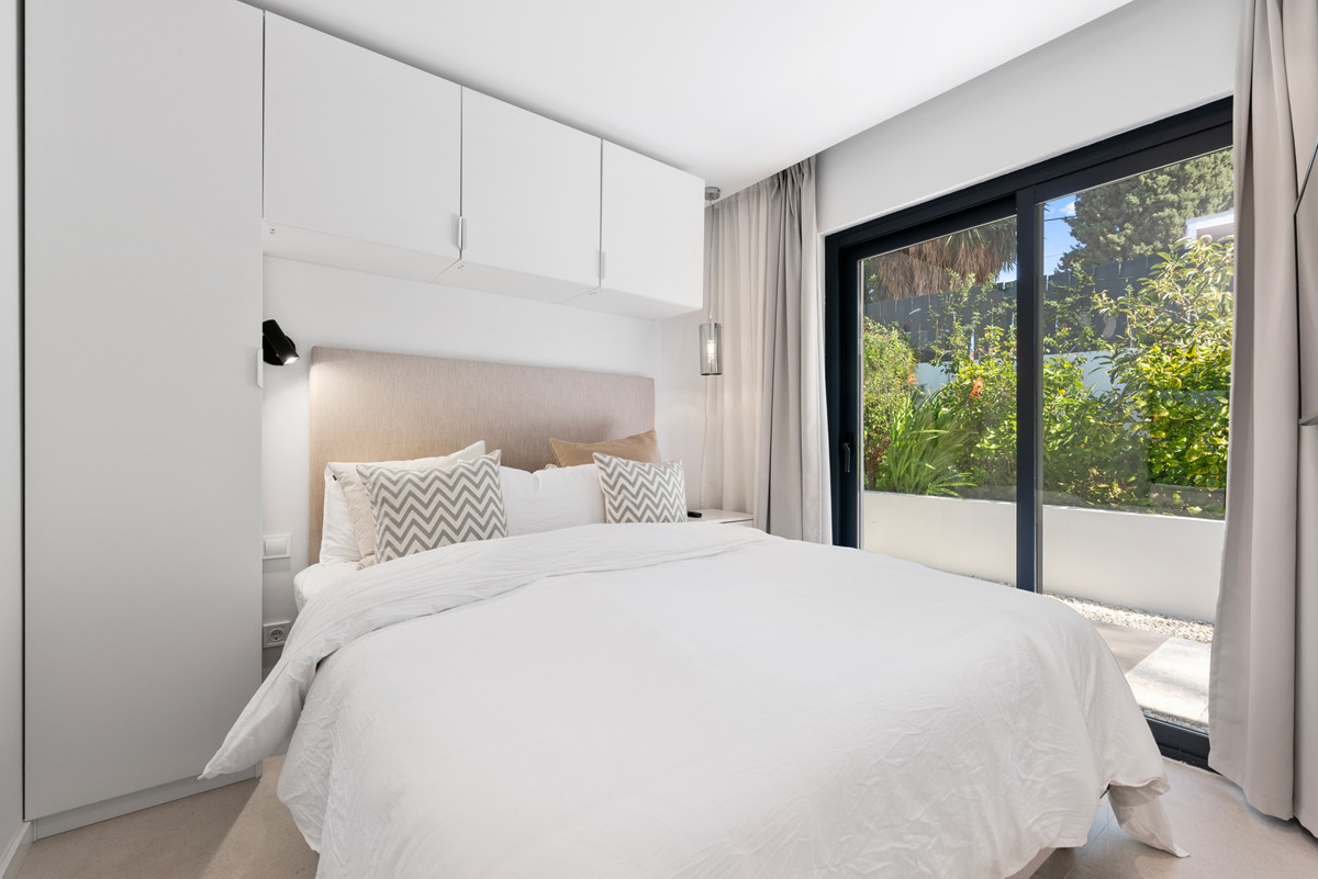 4 Bed Townhouse for sale in Nueva Andalucía Costa Del Sol, Málaga, Spain